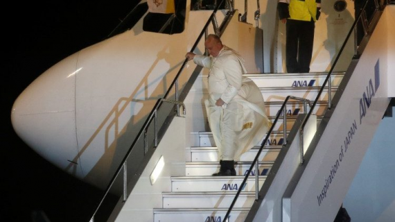   Pope Francis disembarks from the papal plane in Tokyo (Vatican Media)