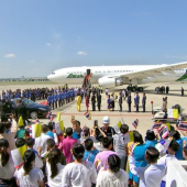 The reception offered to Pope Francis after arriving at Bangkok’s Don Mueang Airport on Nov. 20. (UCA News photo)