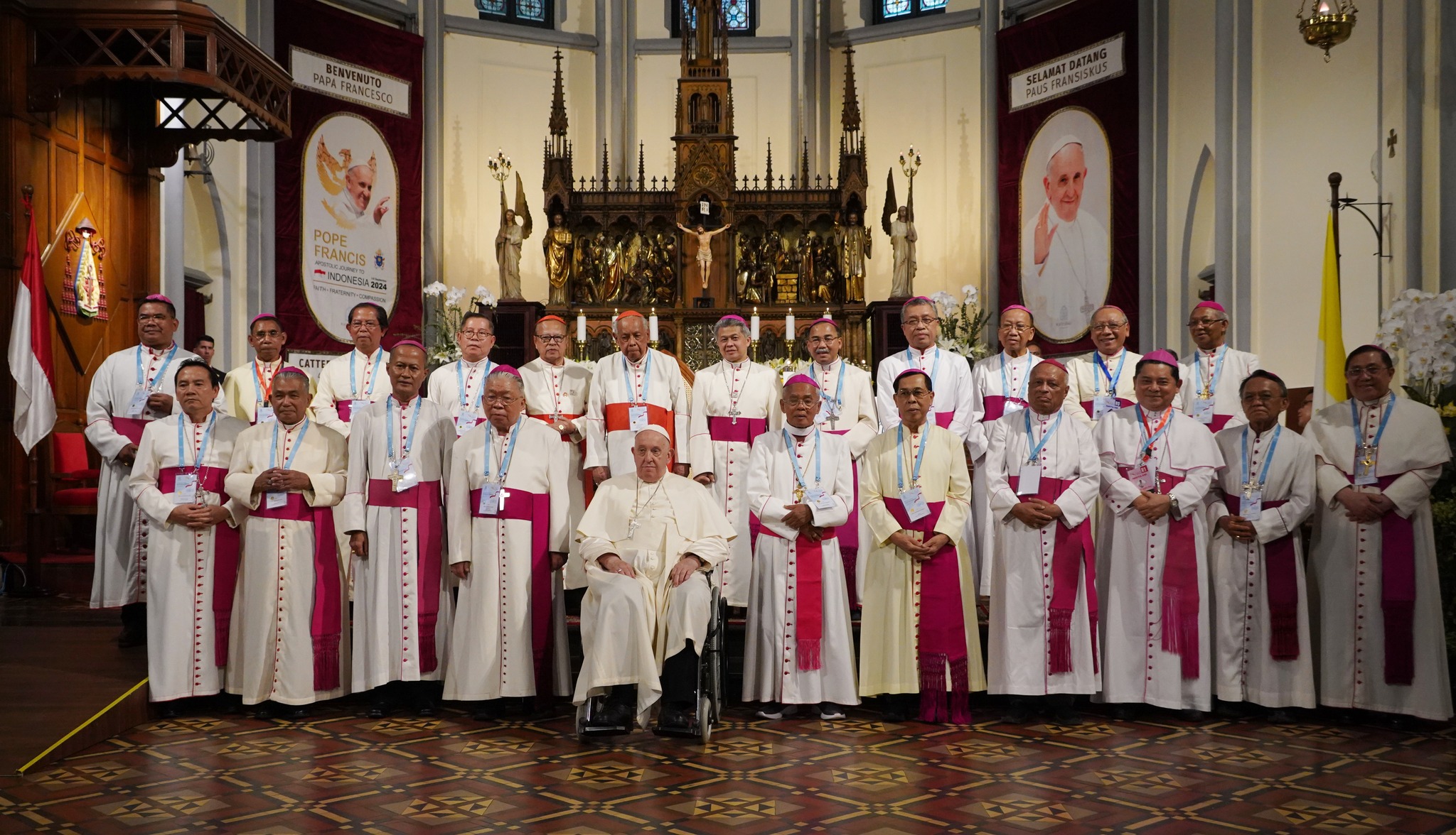 Pope Francis with the Bishops of Indonesia Pope Francis with the Bishops of Indonesia