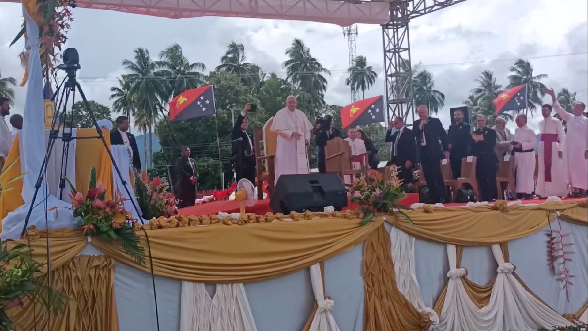 Pope address to the faithful at the Holy Cross Cathedral in Vanimo Pope address to the faithful at the Holy Cross Cathedral in Vanimo