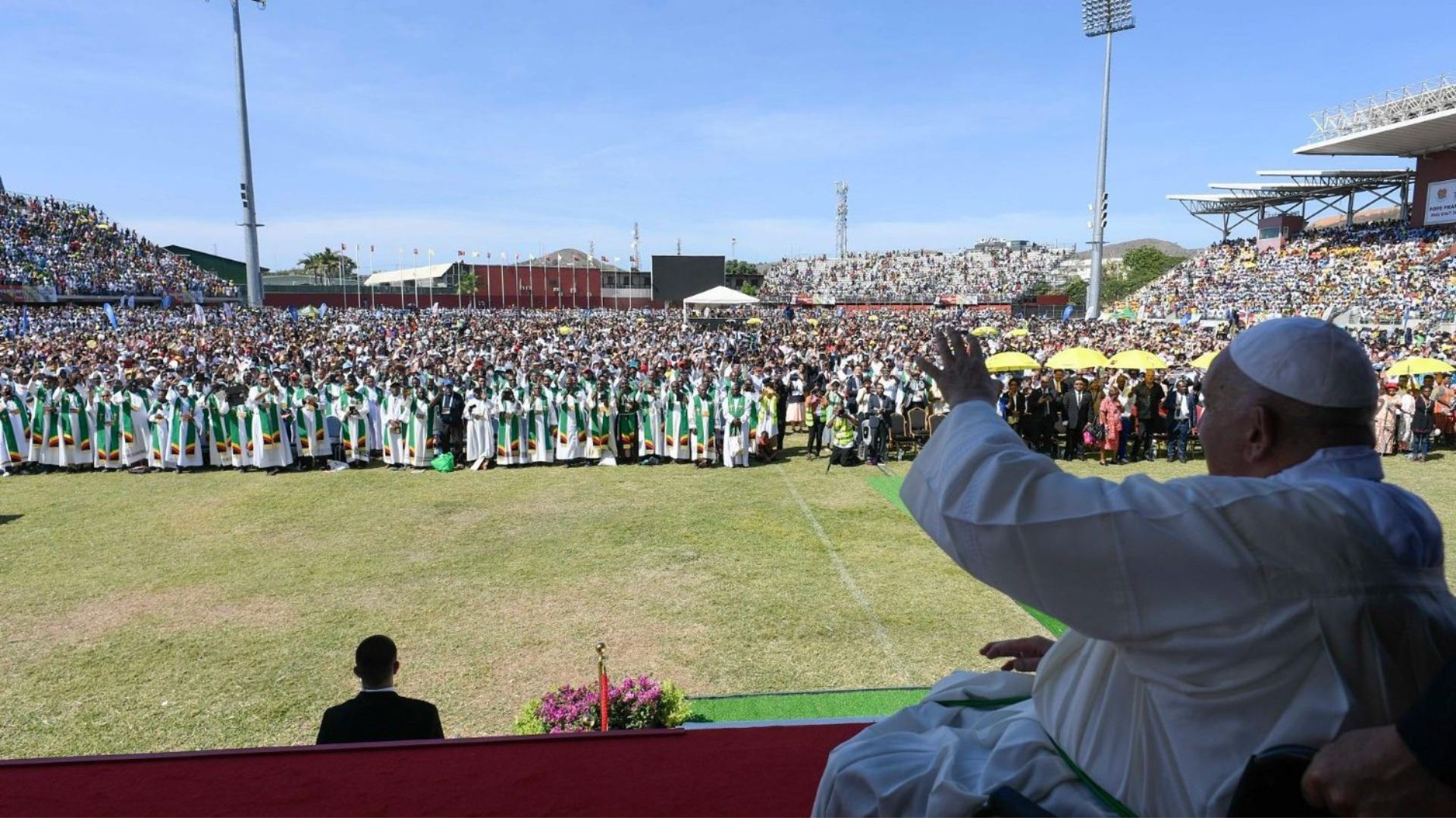 The Pope blesses the crowd in PNG after the Mass on September 08, 2024. (Photo: Vatican News) The Pope blesses the crowd in PNG after the Mass on September 08, 2024. (Photo: Vatican News)