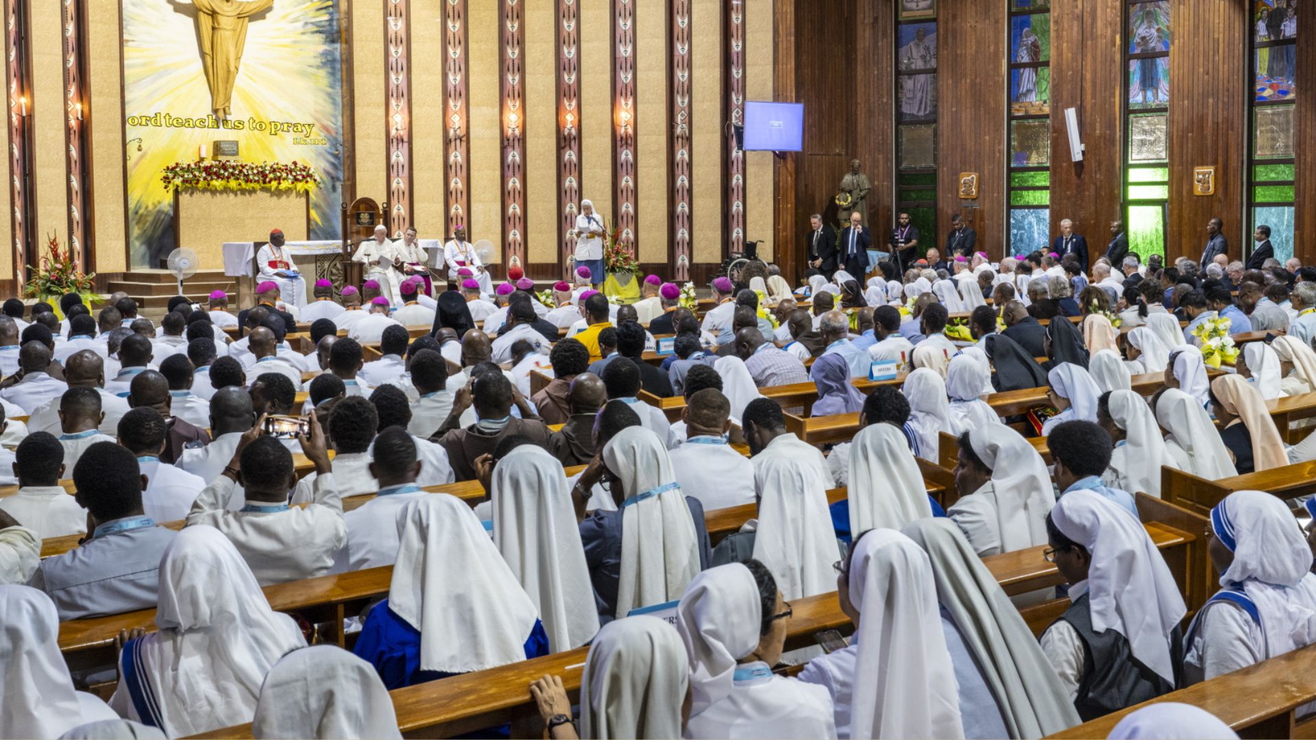 Pope meets religious people in Papua New Guinea Pope meets religious people in Papua New Guinea