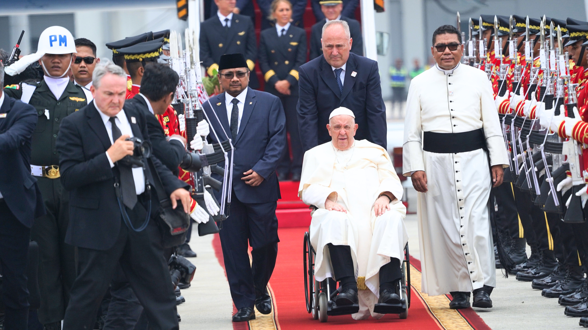 Minister of Religious Affairs Yaqut Cholil Qoumas officially welcomed Pope Francis to Indonesia on September 03, 2024.  Minister of Religious Affairs Yaqut Cholil Qoumas officially welcomed Pope Francis to Indonesia on September 03, 2024.