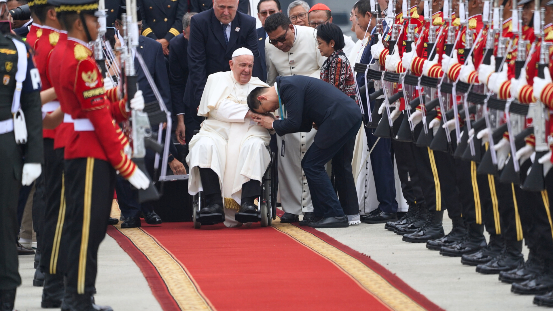 President Joko Widodo officially welcomed Pope Francis to Indonesia on September 03, 2024. President Joko Widodo officially welcomed Pope Francis to Indonesia on September 03, 2024.