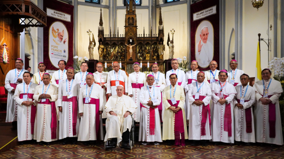 Pope Francis with Cardinal and all the bishops of Indonesia on September 04, 2024. 