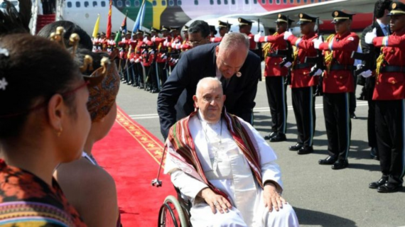 Pope Francis arriving at Dili airport on Monday, 9 September  (Photo: VATICAN MEDIA)